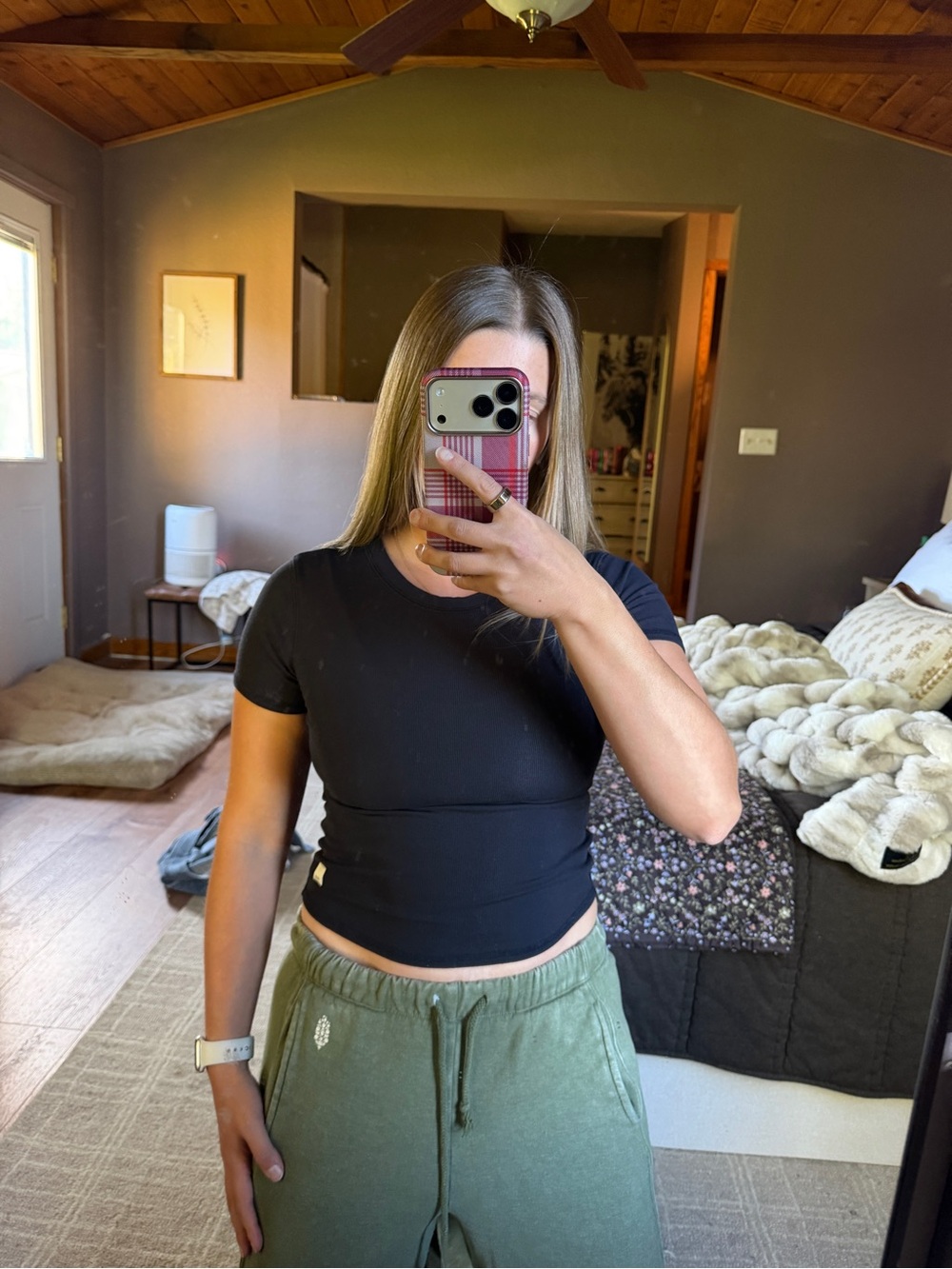 Black Women's Short Sleeve Stretch Crop Top Vuori